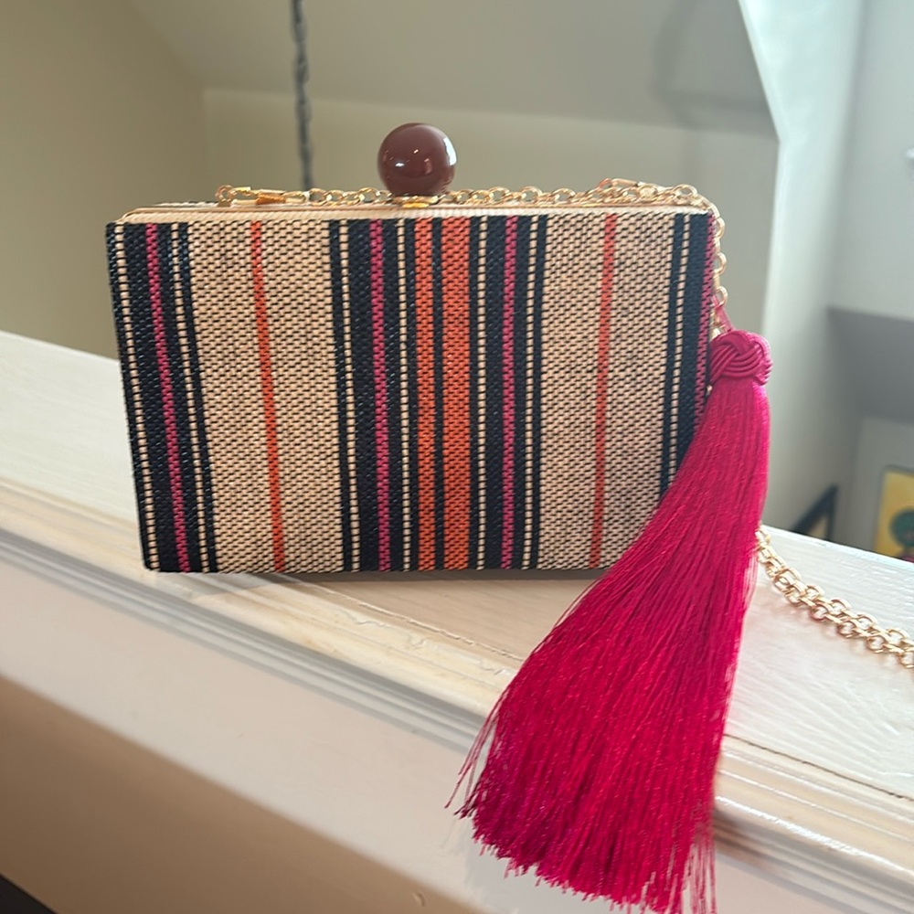 Mint condition!! Colorful ’Clutch’ no brand name.